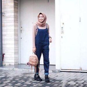 Overall Jeans + Kaos Motif